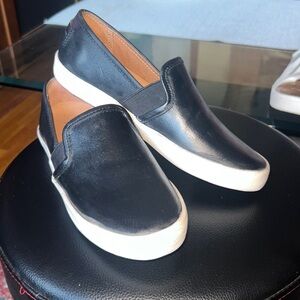 Frye  Dylan black leather slip ons size 6